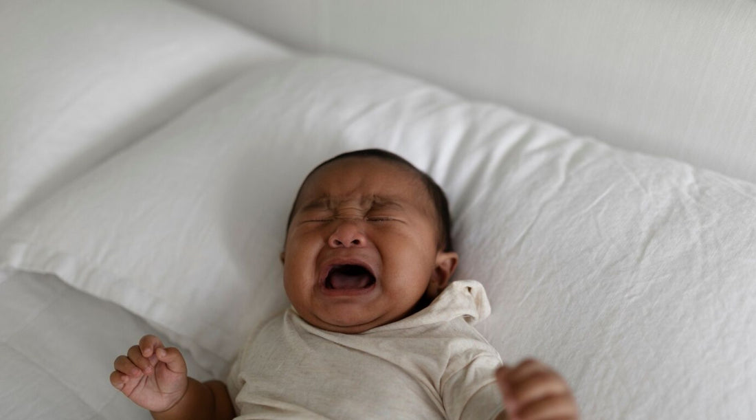 Por que meu bebê acorda tanto à noite