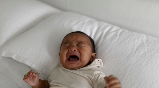 Por que meu bebê acorda tanto à noite